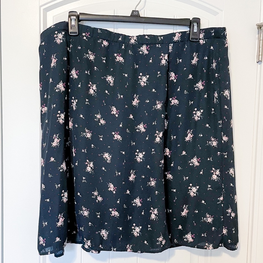 Bobeau floral skirt! EUC!